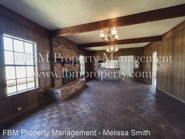 Building Photo - 3 br, 2 bath House - 8215 SE County Rd 1020