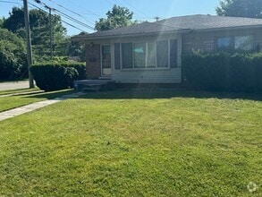 Building Photo - 2503 Maplewood Ave