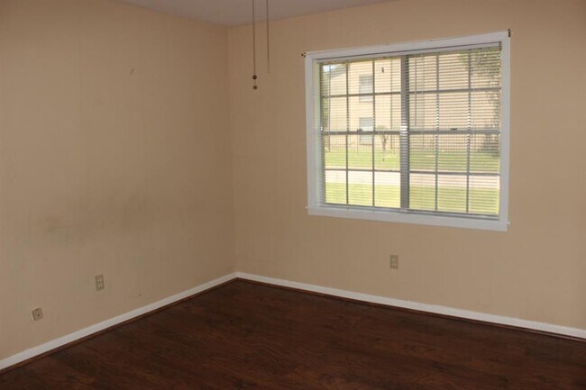 Foto del edificio - 881 High Oaks Dr