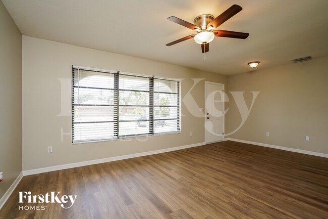 Foto del edificio - 1125 SE 33rd Terrace