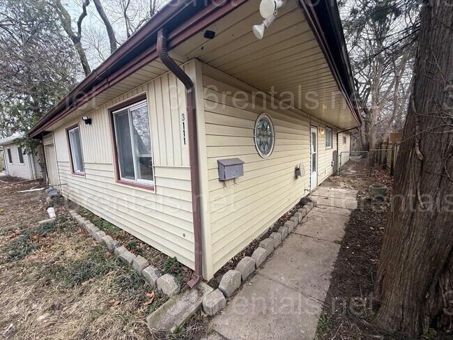 Foto del edificio - $1195 - **COMING SOON** 3 bed 2 bath - Single Family Home