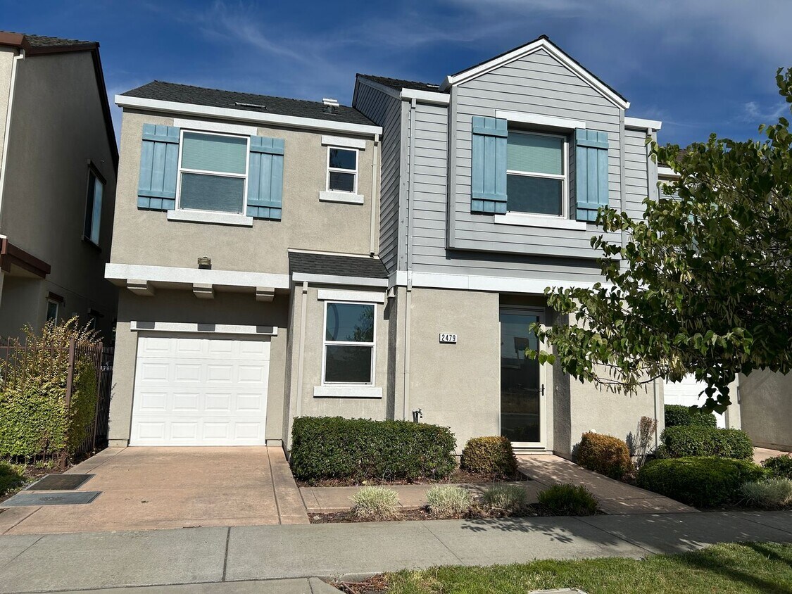 Primary Photo - Upgraded 3 Bed, 2 Bath Home in North Sacra...