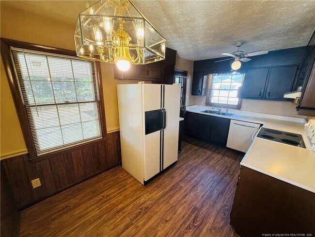 Foto del edificio - 6050 Camden Rd