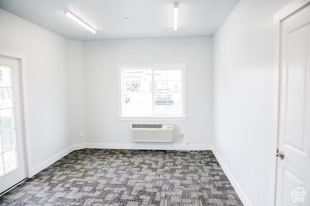 Building Photo - 144 W 1575 N