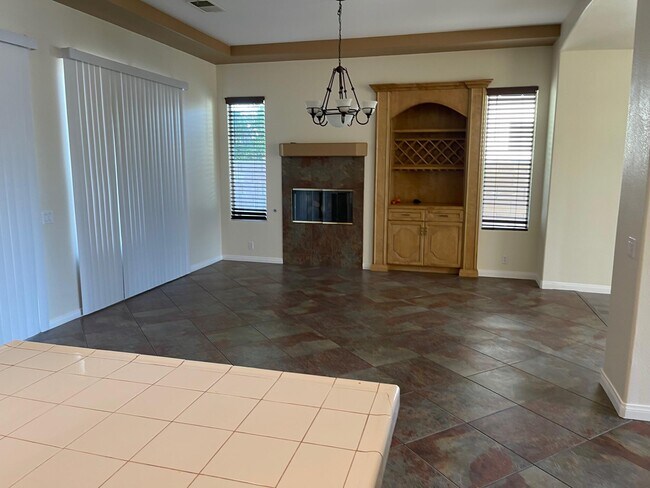 Foto del edificio - 30609 Sterling Rd