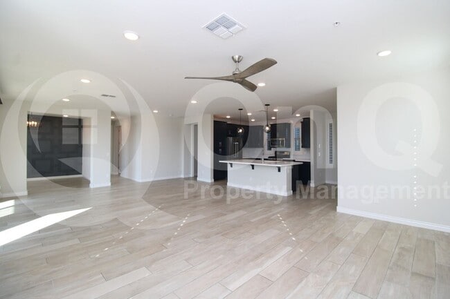 Building Photo - 5100 E Rancho Paloma Pkwy