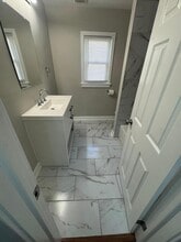 Building Photo - 4502 Elmwood Rd