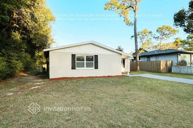 Foto del edificio - 15740 Sea Pines Dr