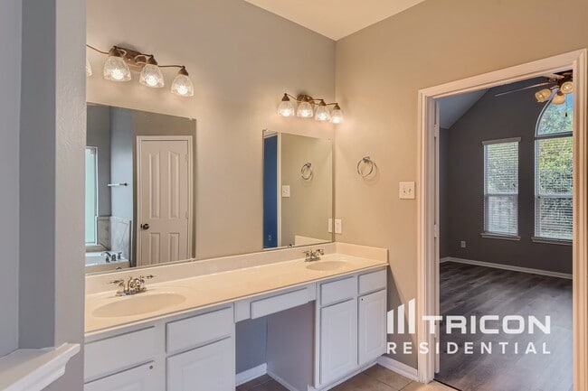 Foto del edificio - 7506 Parkcross Pl