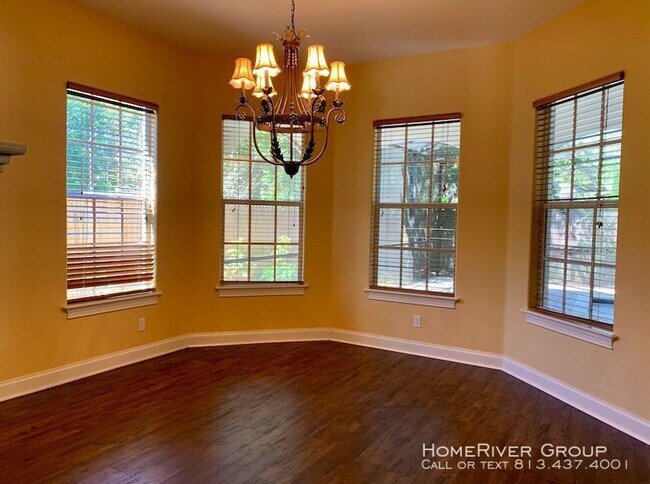 Building Photo - BEAUTIFUL 4 BEDROOM POOL HOME