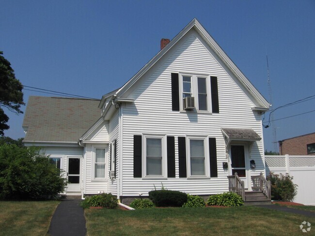 Building Photo - 654 Union St