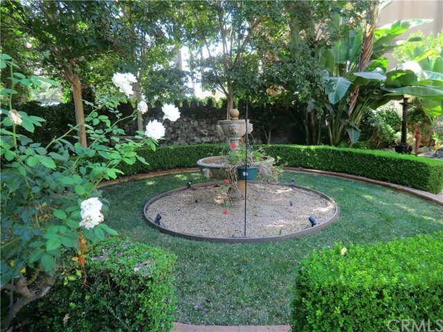 Foto del edificio - 100 Monterey Rd
