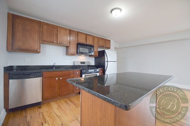 Foto del edificio - 7626 N Marshfield Ave