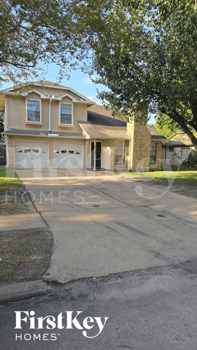 Building Photo - 16826 Rockstone