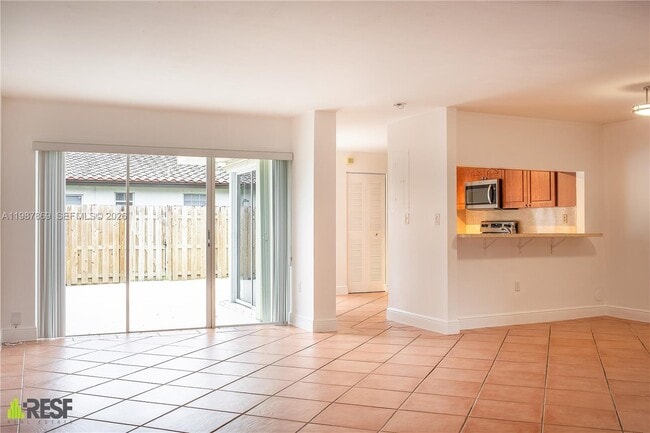 Building Photo - 7523 SW 109th Ave