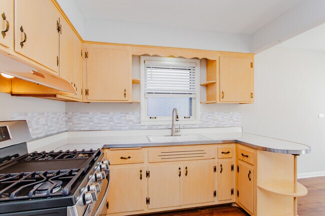 Foto del edificio - 7104 N Ottawa Ave