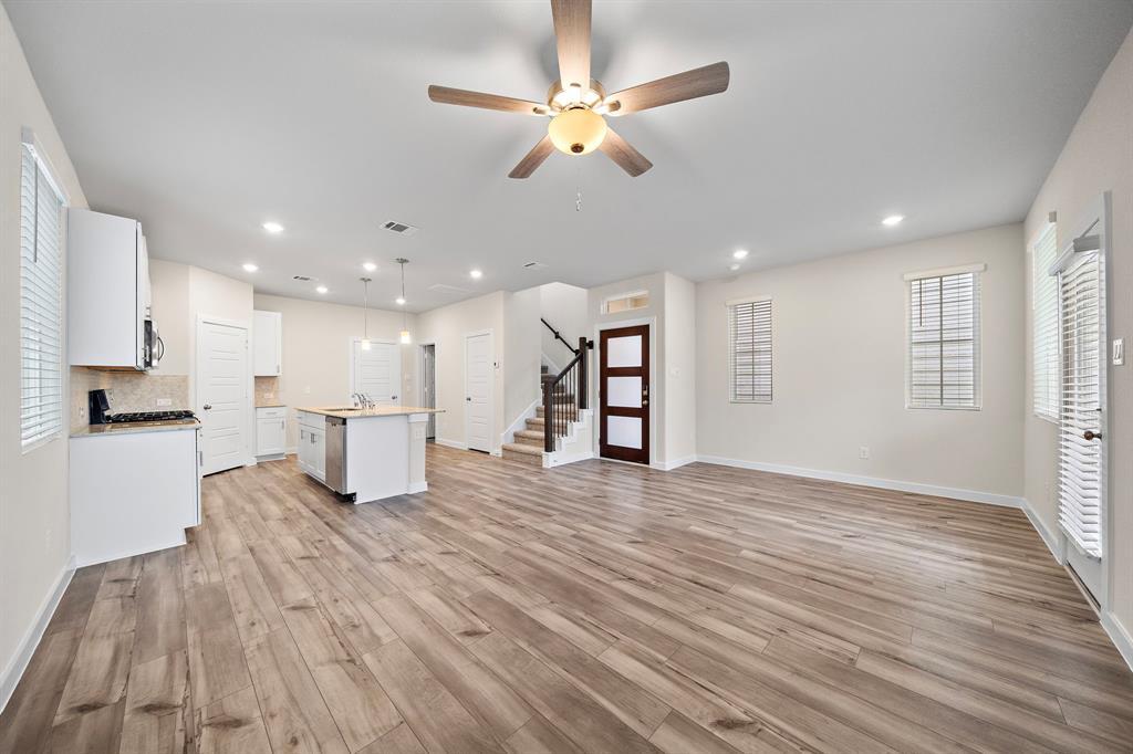 Primary Photo - 3116 Moontide Ln