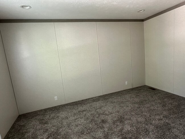 Building Photo - 1080 Colonial Trail