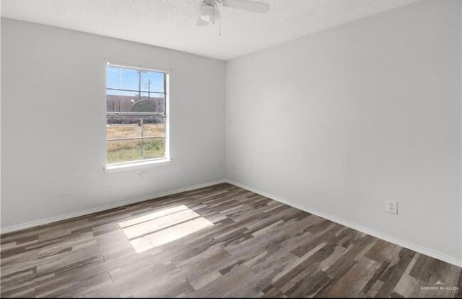 Building Photo - 608 N Bentsen Palm Dr