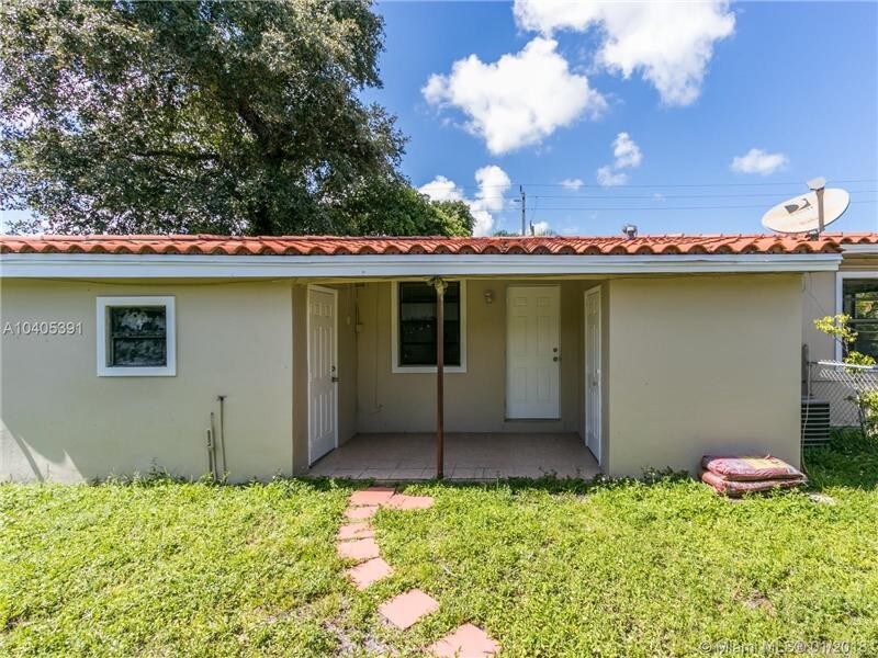 Primary Photo - 701 SW 1st St
