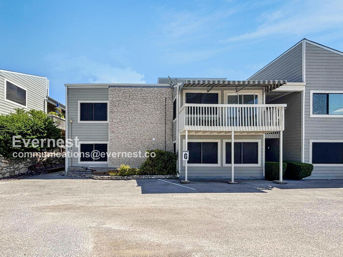 Foto principal - 5801 Thunderbird St