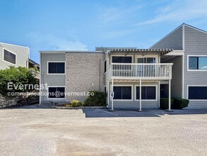 Building Photo - 5801 Thunderbird St