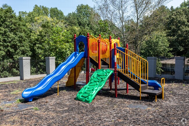 Building Photo - Elite at 285