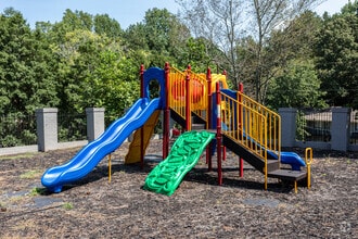 Building Photo - Elite at 285