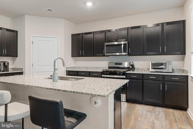 Building Photo - 124 Clerkenwell Dr