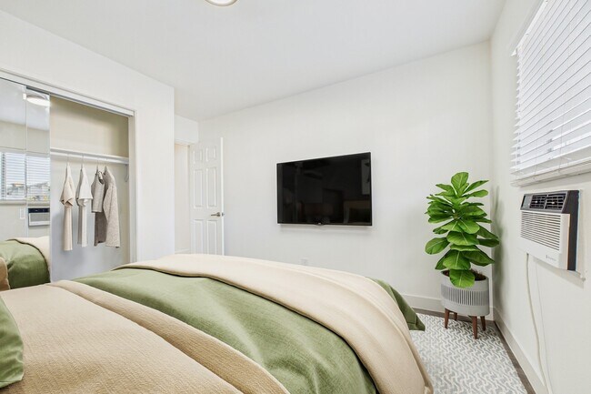 Building Photo - Reseda Apartments