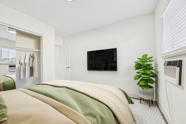 Foto del edificio - Reseda Apartments