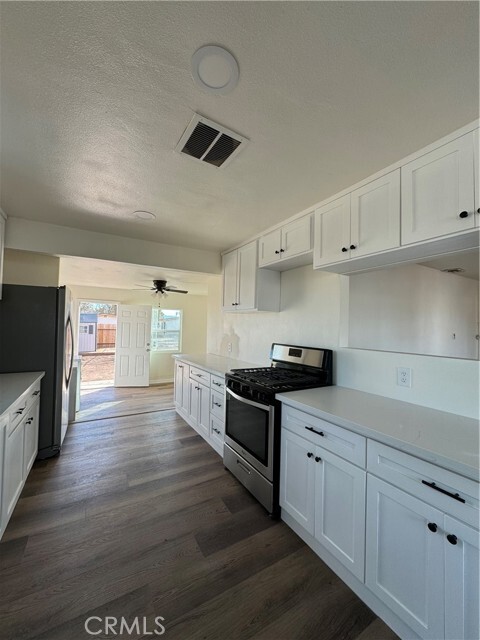 Building Photo - 184 Acacia