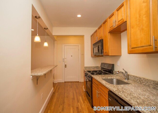 Foto del edificio - 136 Highland Ave