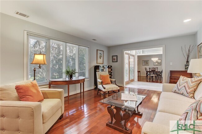 Building Photo - 525 Landings Way