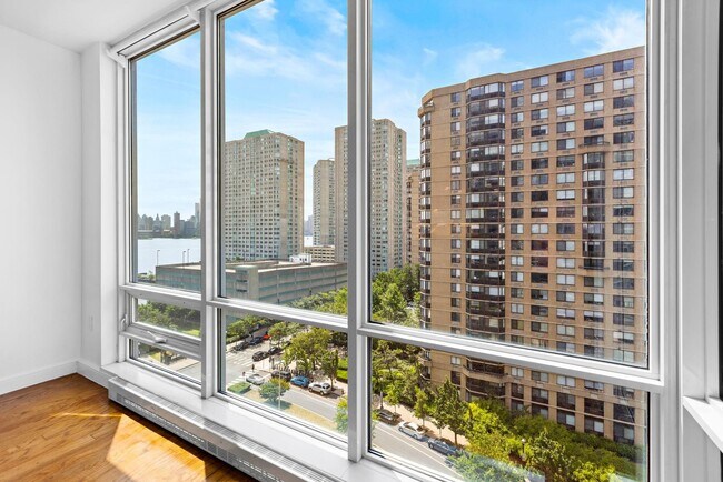 Foto del edificio - 20 Newport Pkwy