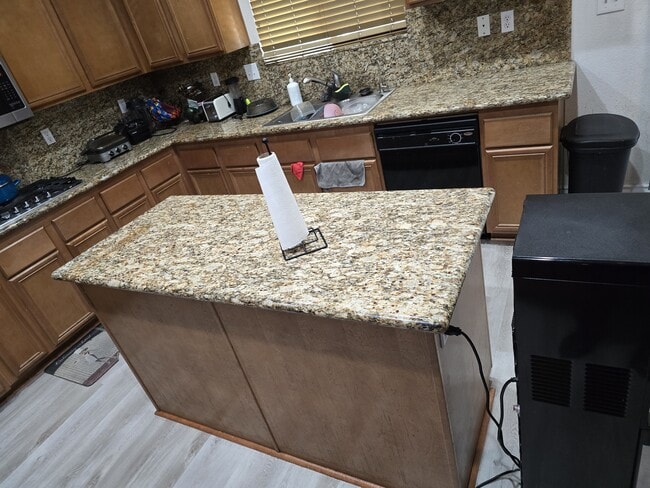Island - 43660 59th St W