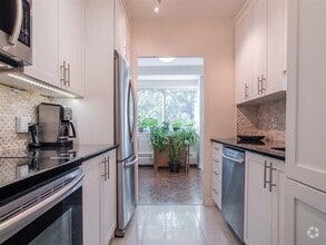 Building Photo - 4444 Rue Sherbrooke O