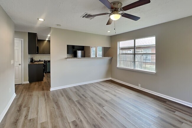 Foto del edificio - 8730 Valley Pond Ct