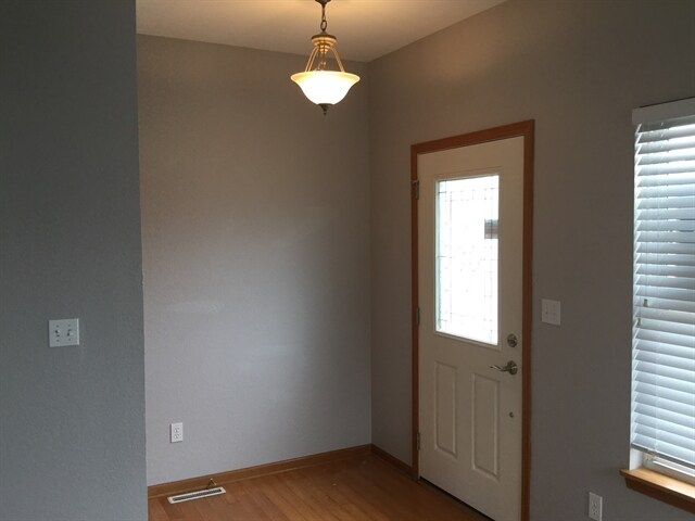 Building Photo - 1492 Mamerow Ln