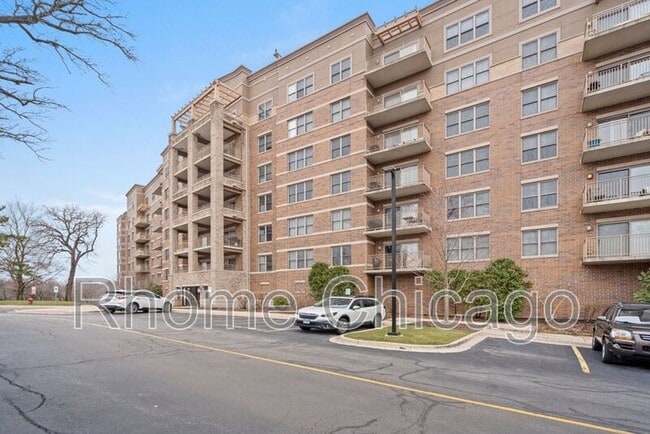 Building Photo - 125 Lakeview Dr