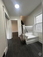 Building Photo - 941 W 8th St