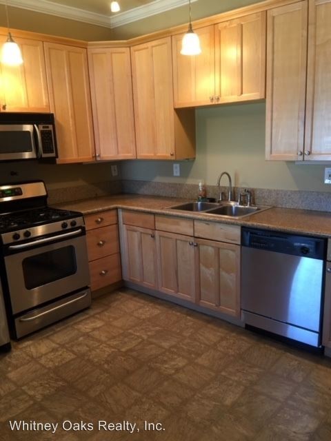 Foto del edificio - 3 br, 2 bath House - 690 C Street