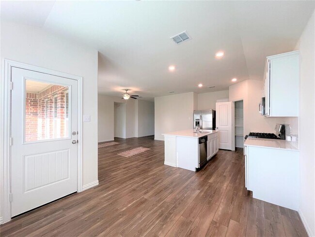 Foto del edificio - 4553 Conrad Ave