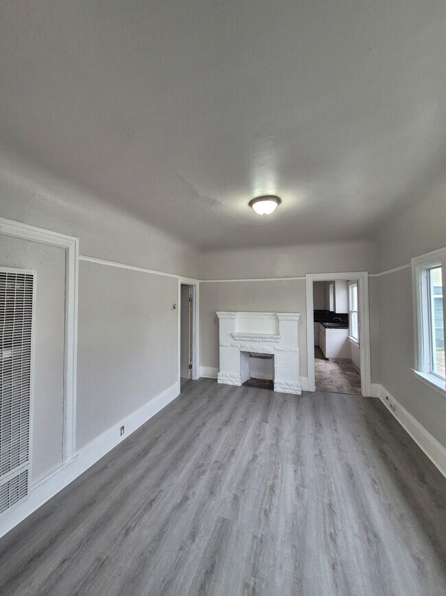 Foto del edificio - 4016 Penniman Ave