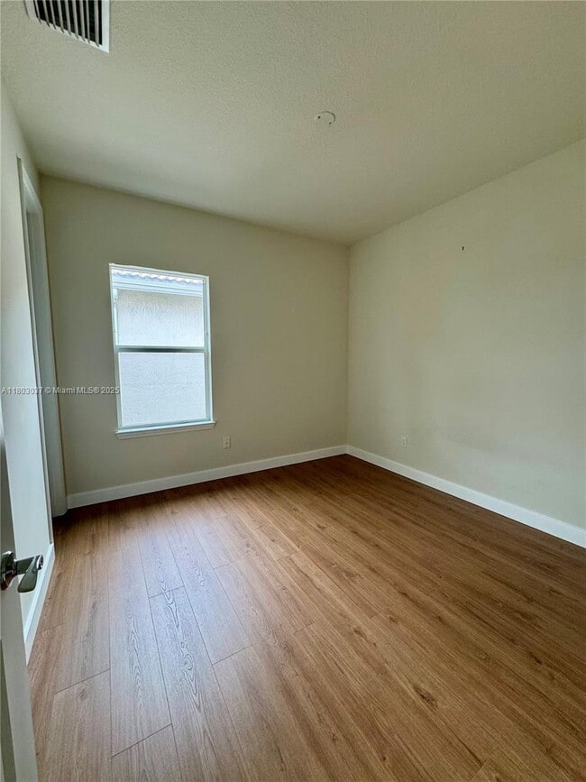 Building Photo - 4729 Greenway Dr