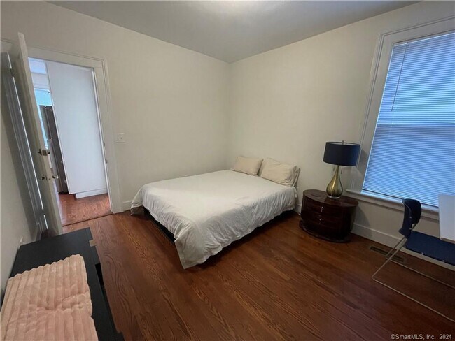 Building Photo - 266 Humphrey St