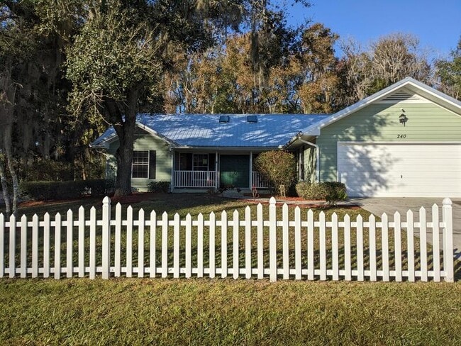 Building Photo - 240 SE 2nd Ave