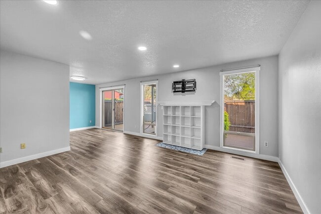 Building Photo - 20464 SW Rosa Dr