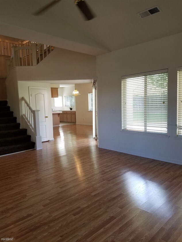 Foto del edificio - 2864 E Cromwell Ave