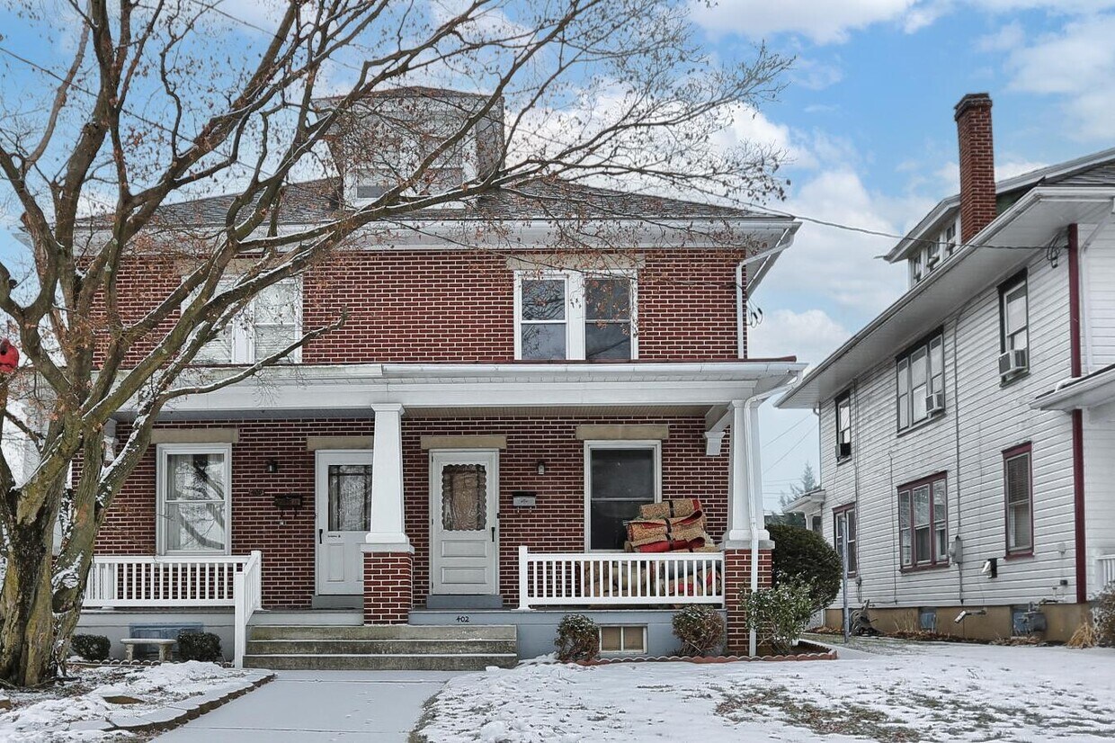 Primary Photo - 402 W Cherry St